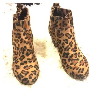 Breckelle’s Leopard Print Ankle Booties